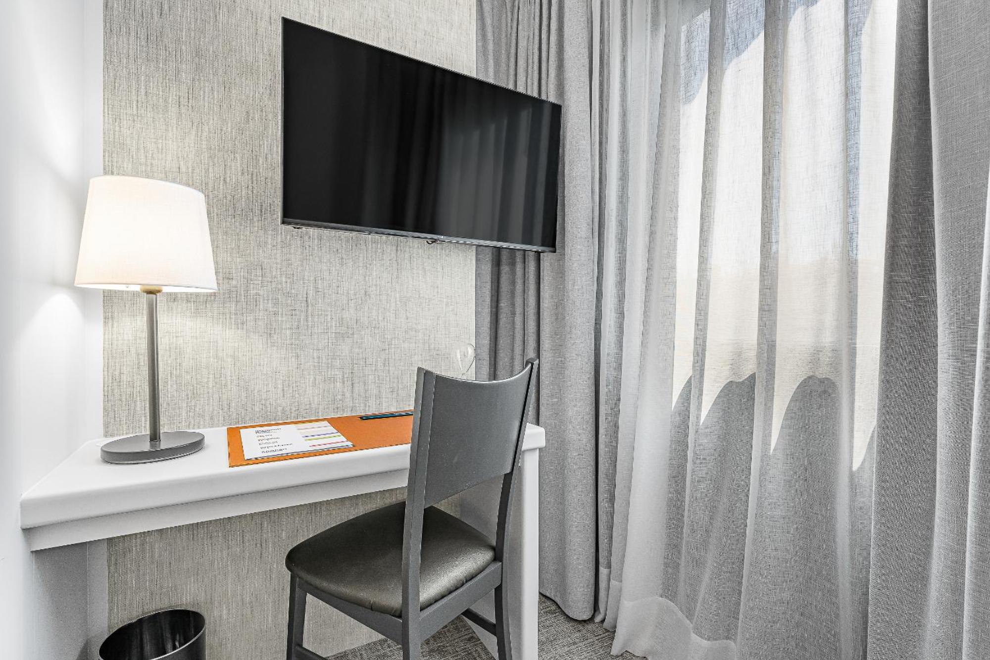 Superior Suite Kitchenette
