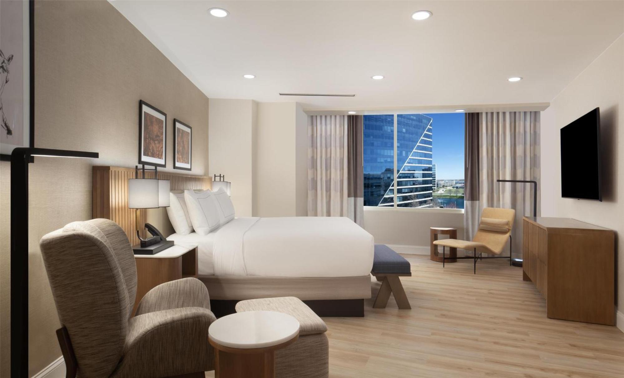 King Corner Room