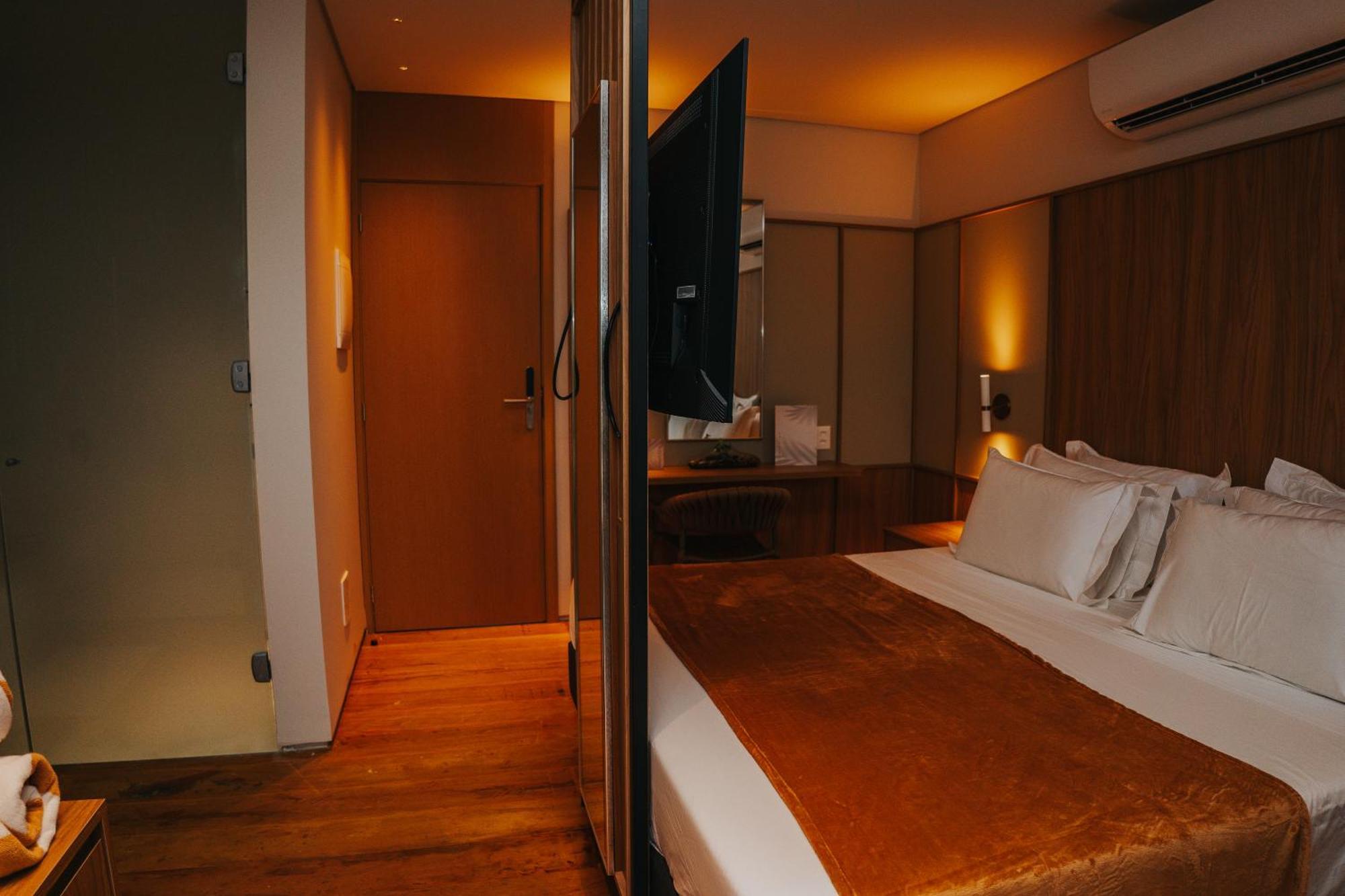 Deluxe Junior Suite,1677972245:JPEG