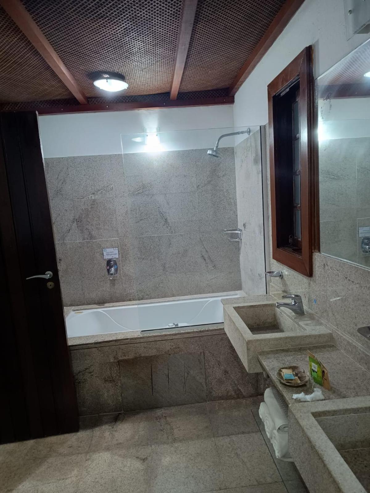 Deluxe Family Suite