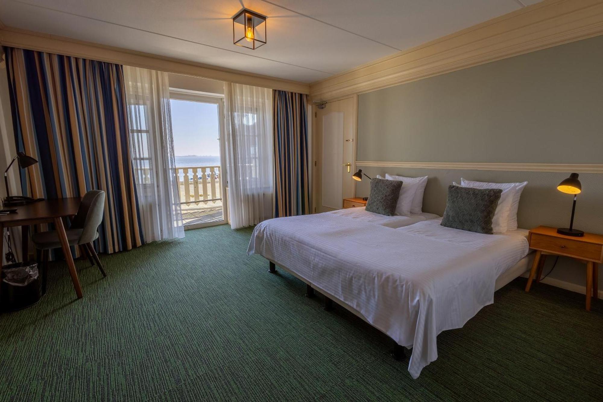 Superior Twin Room Lake View