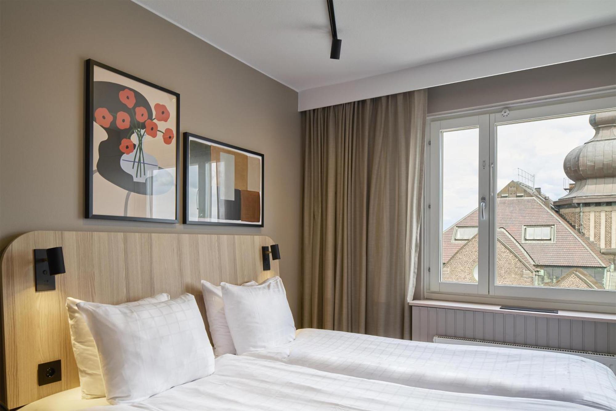 Queen Room
