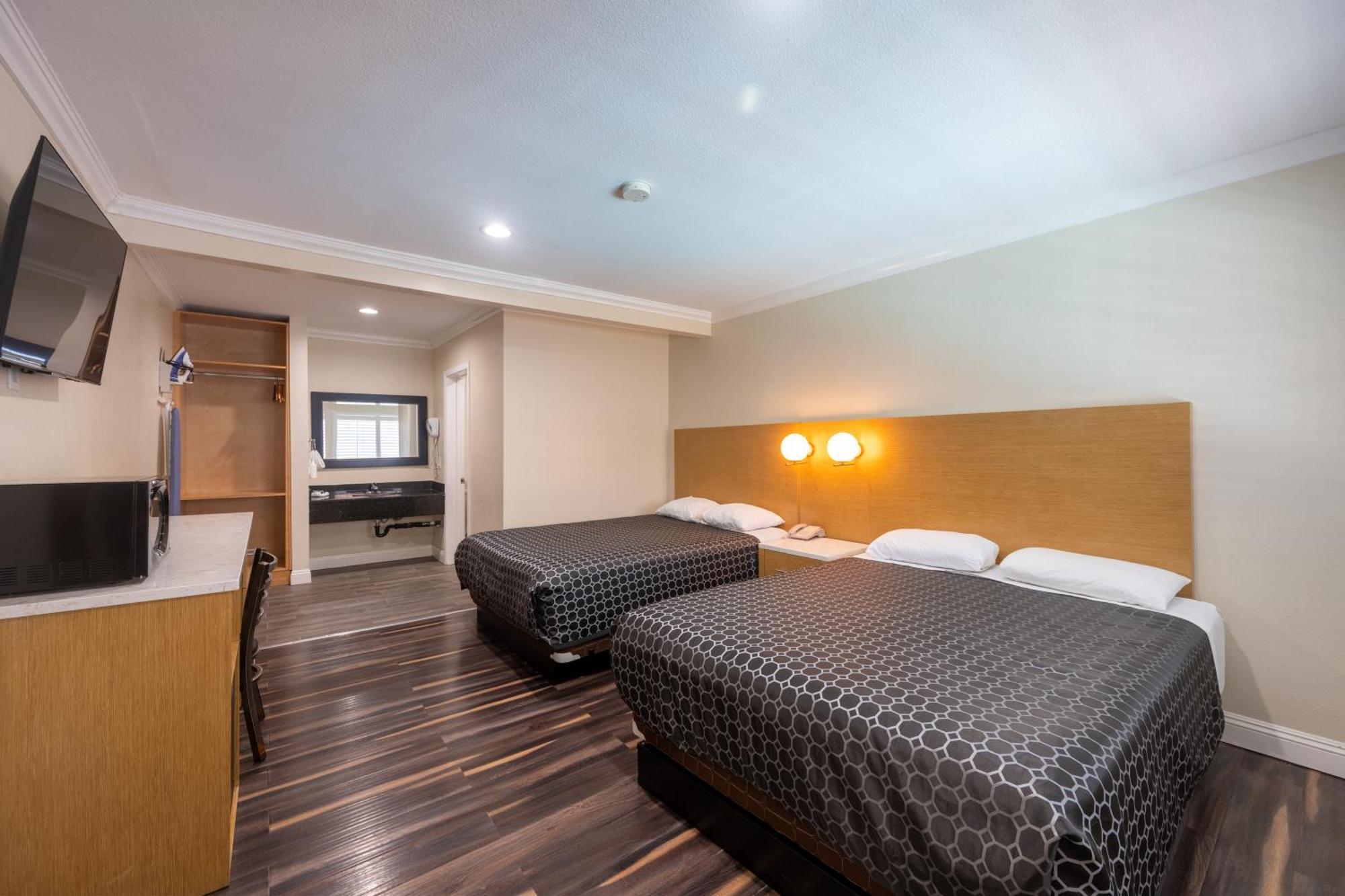 Superior Queen Room Two Queen Beds