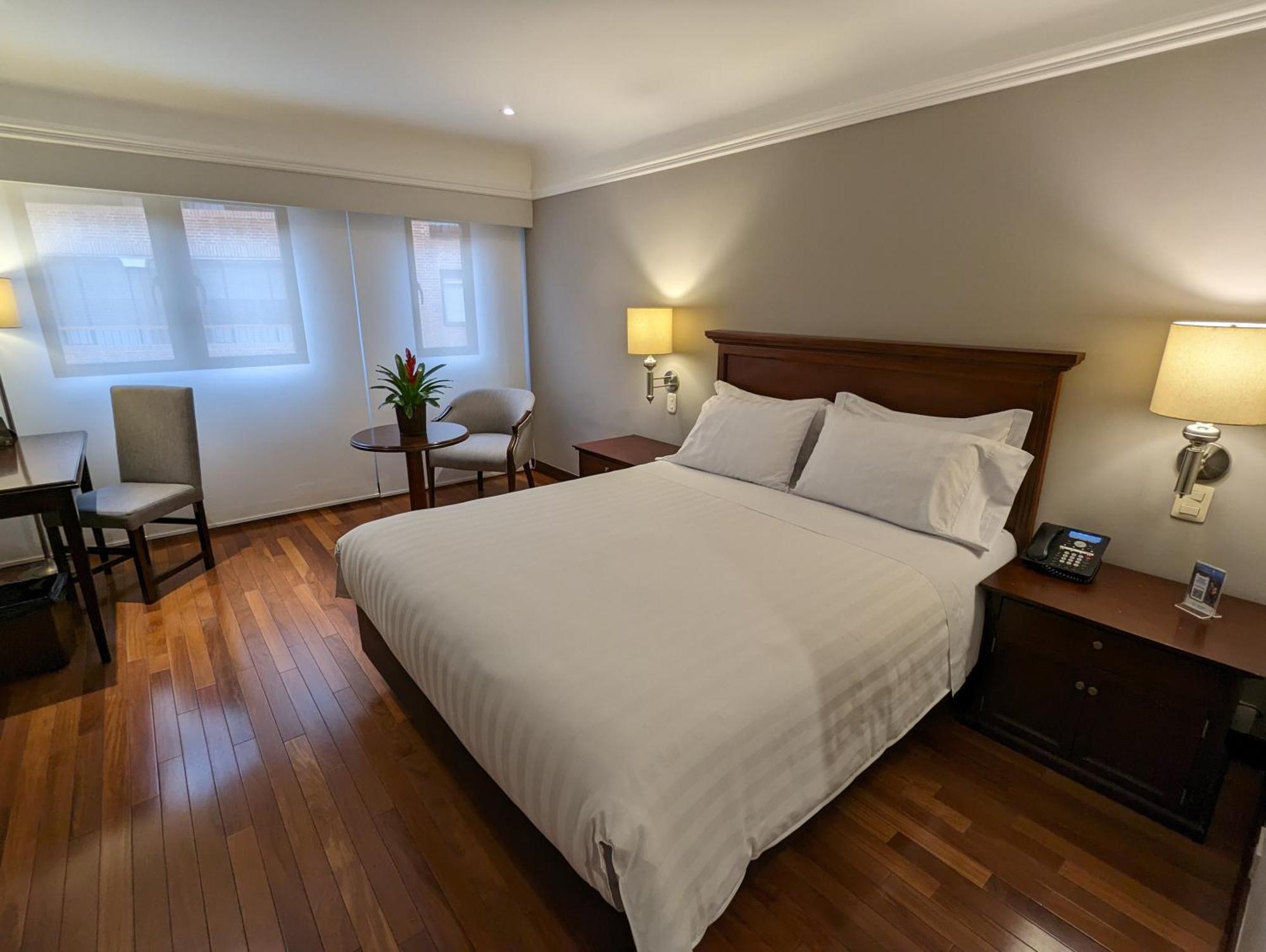Standard Queen Room