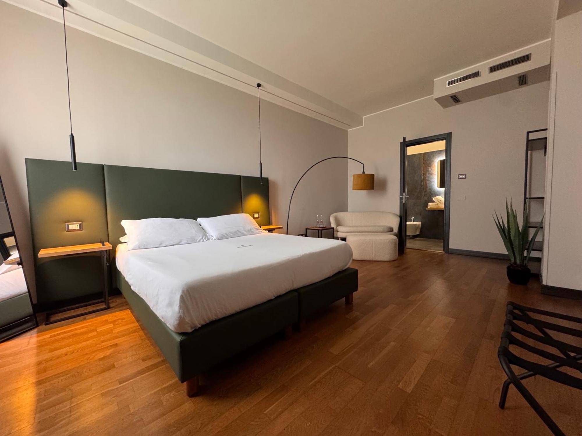 Large Double Room