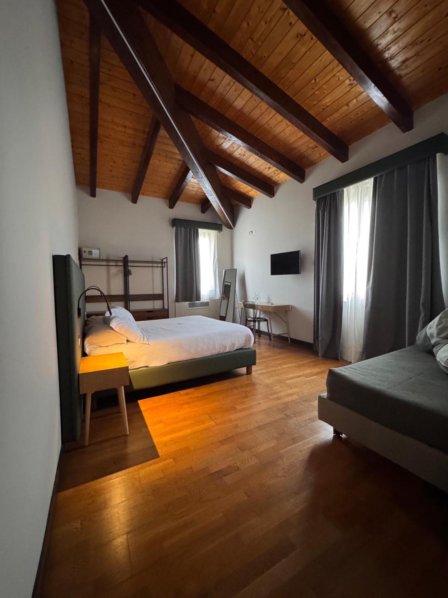 Large Double Room