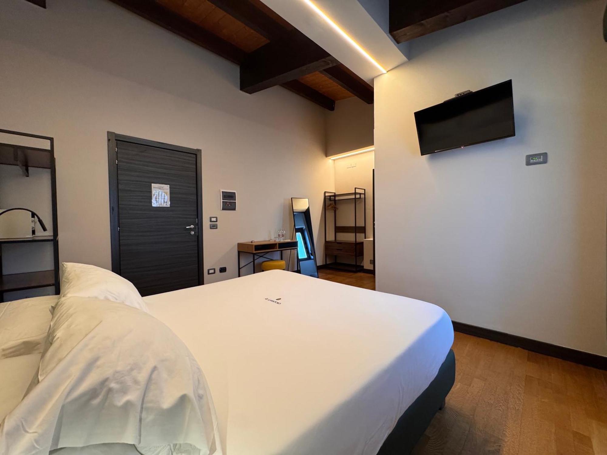 Double Room,1678635148:JPEG