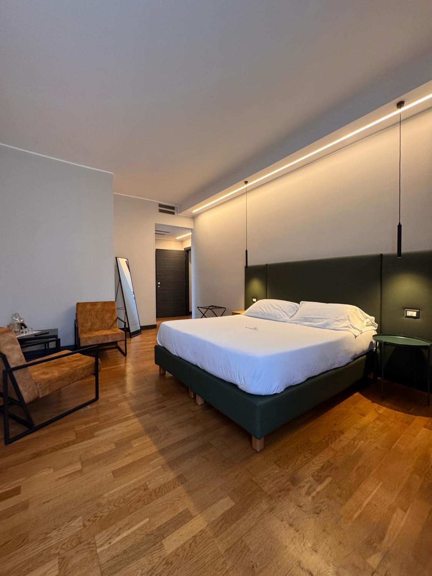 Large Double Room