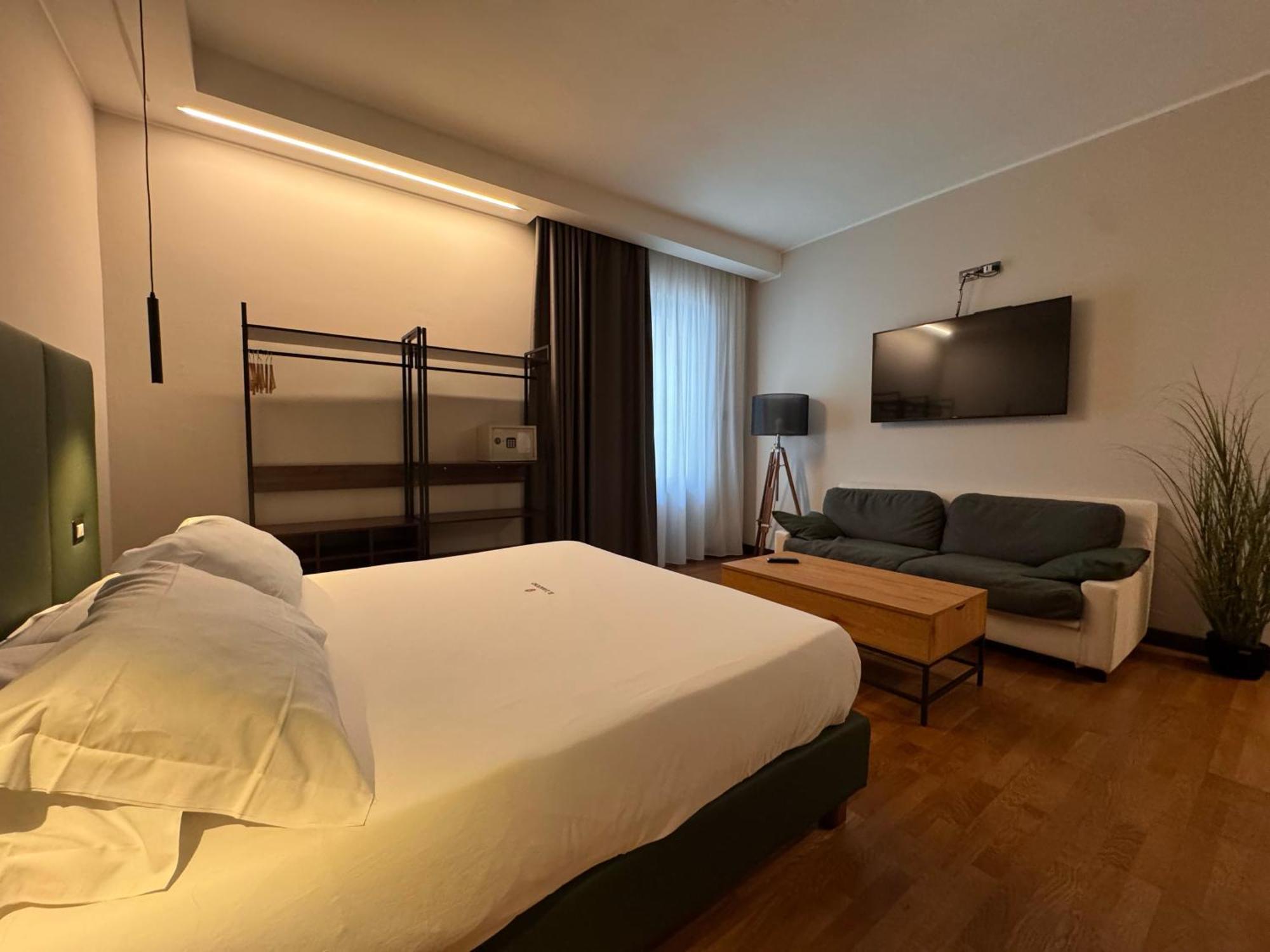 Large Double Room,1678635150:JPEG