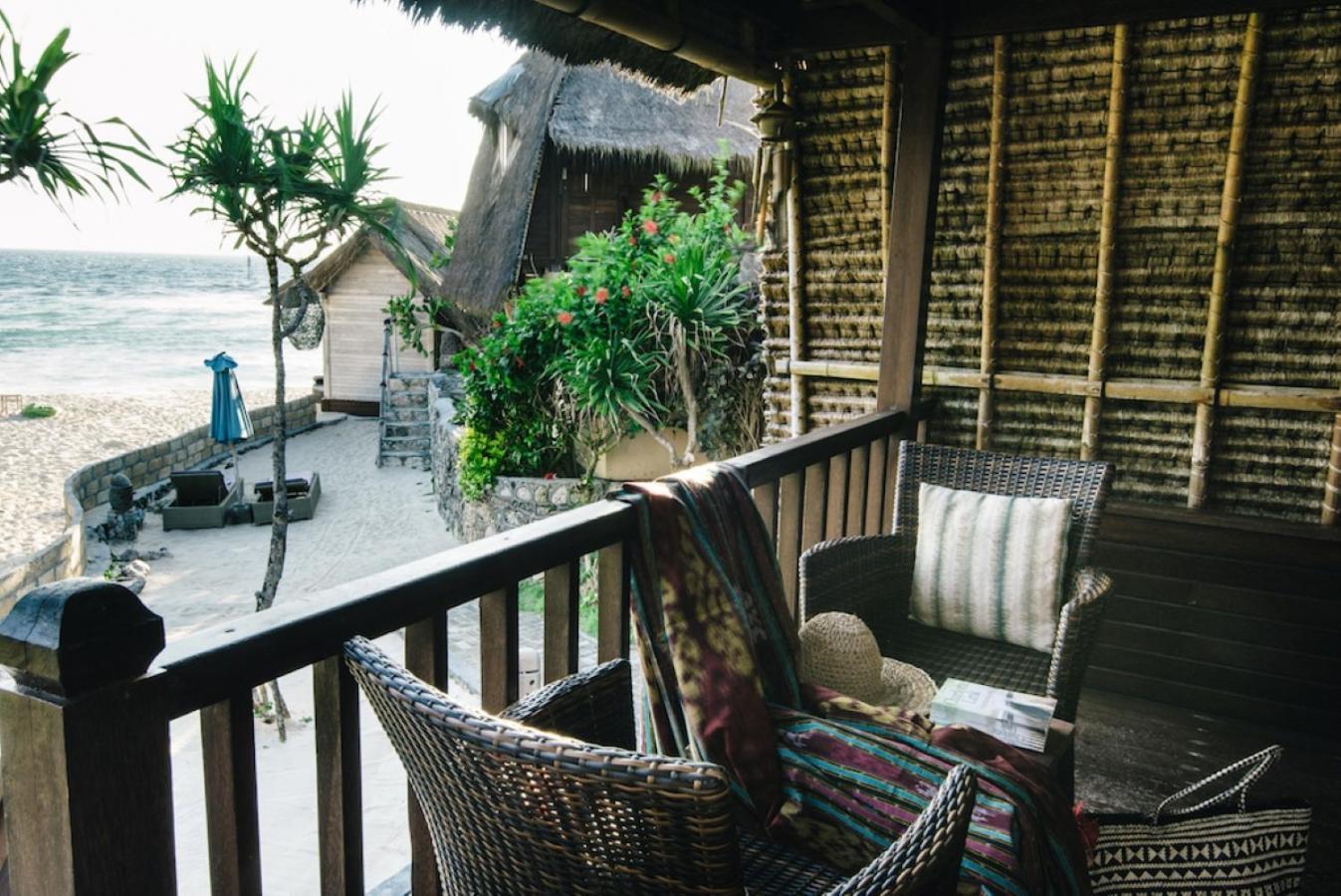 Deluxe Huts Ocean View
