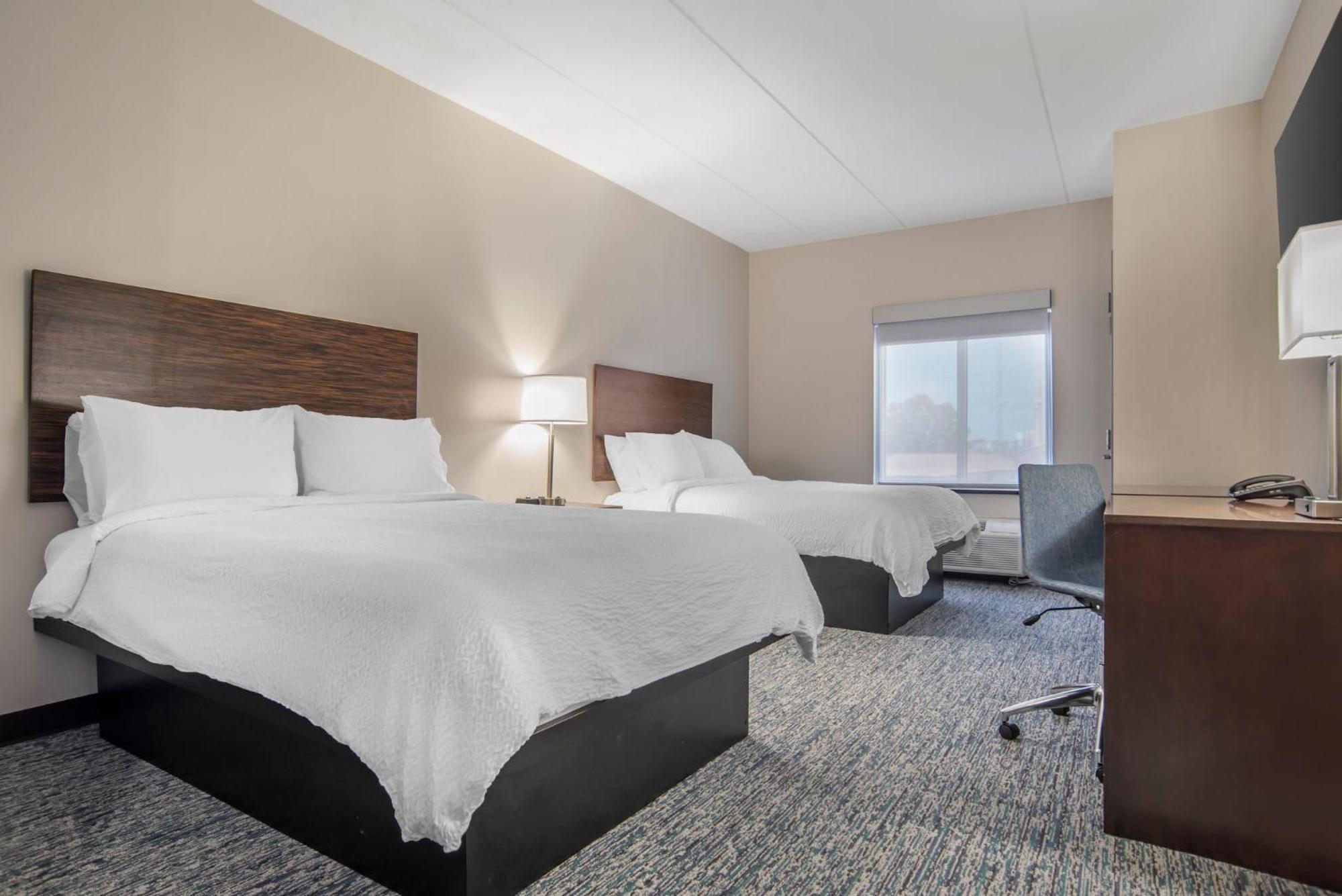 Standard Queen Room Two Queen Beds Bath or Shower