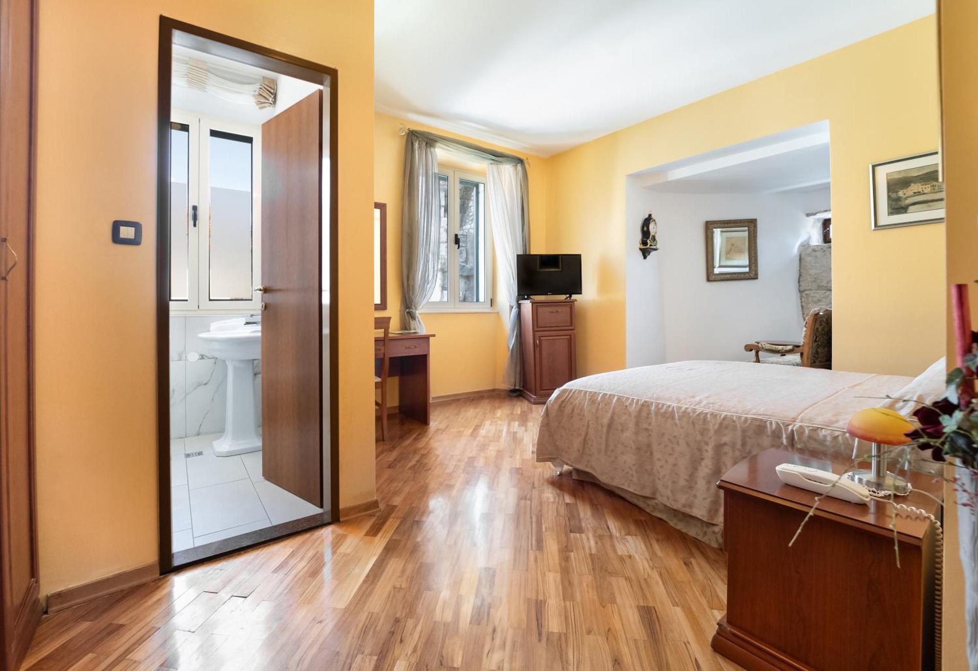 Superior Double Room,1678654301:JPEG