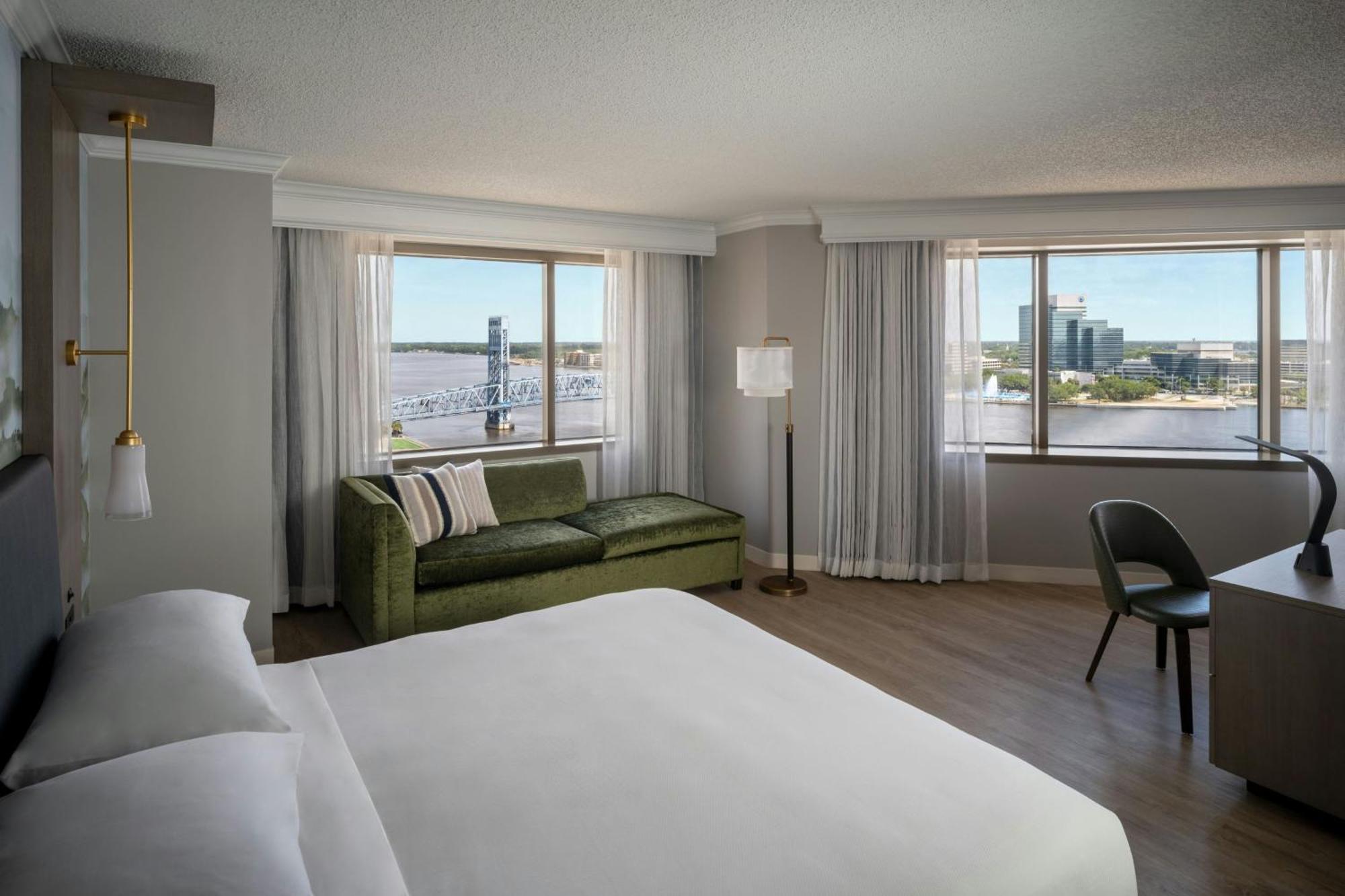Superior Corner King Room