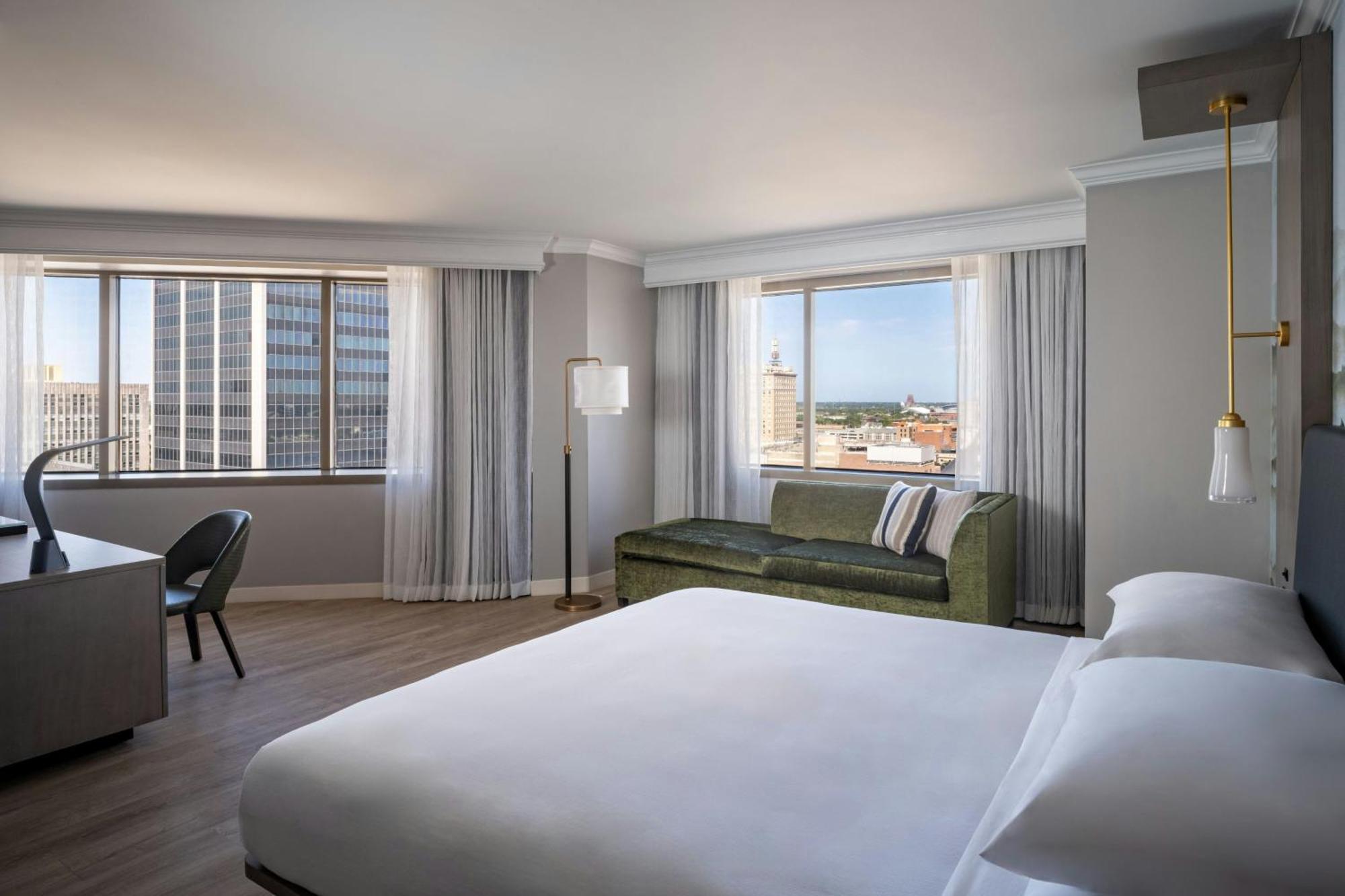Superior Corner King Room