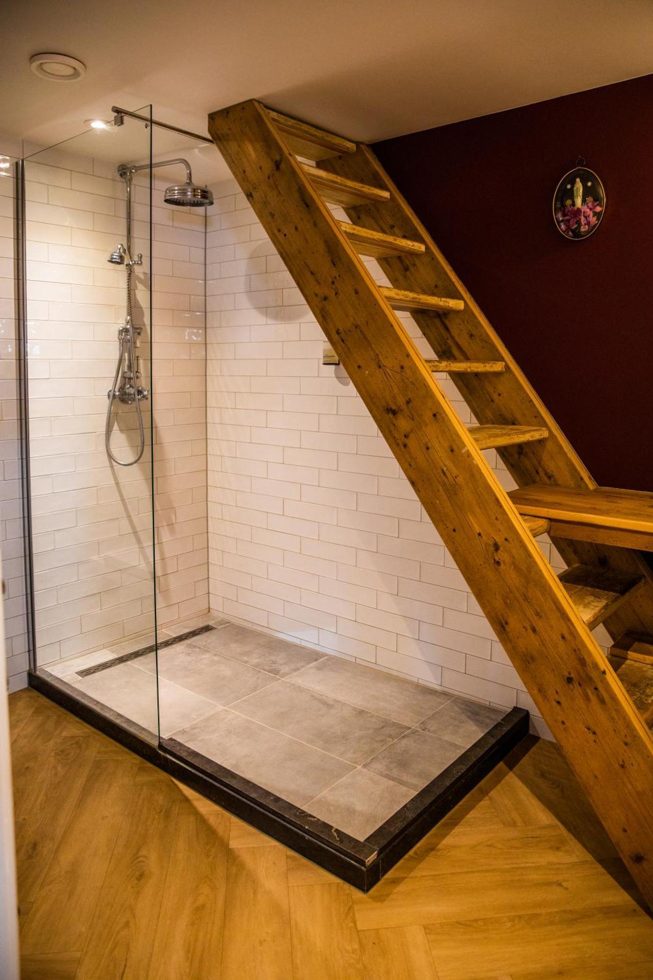 Deluxe Double Room Bath