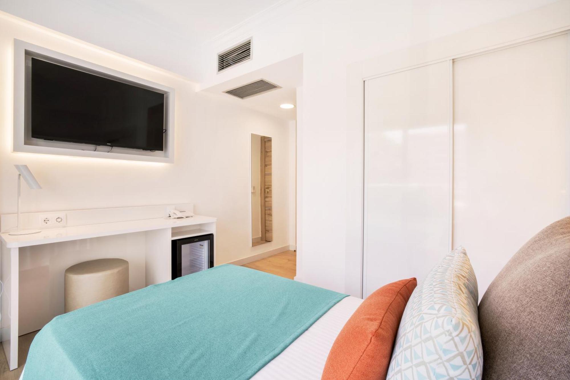 Large Single Room