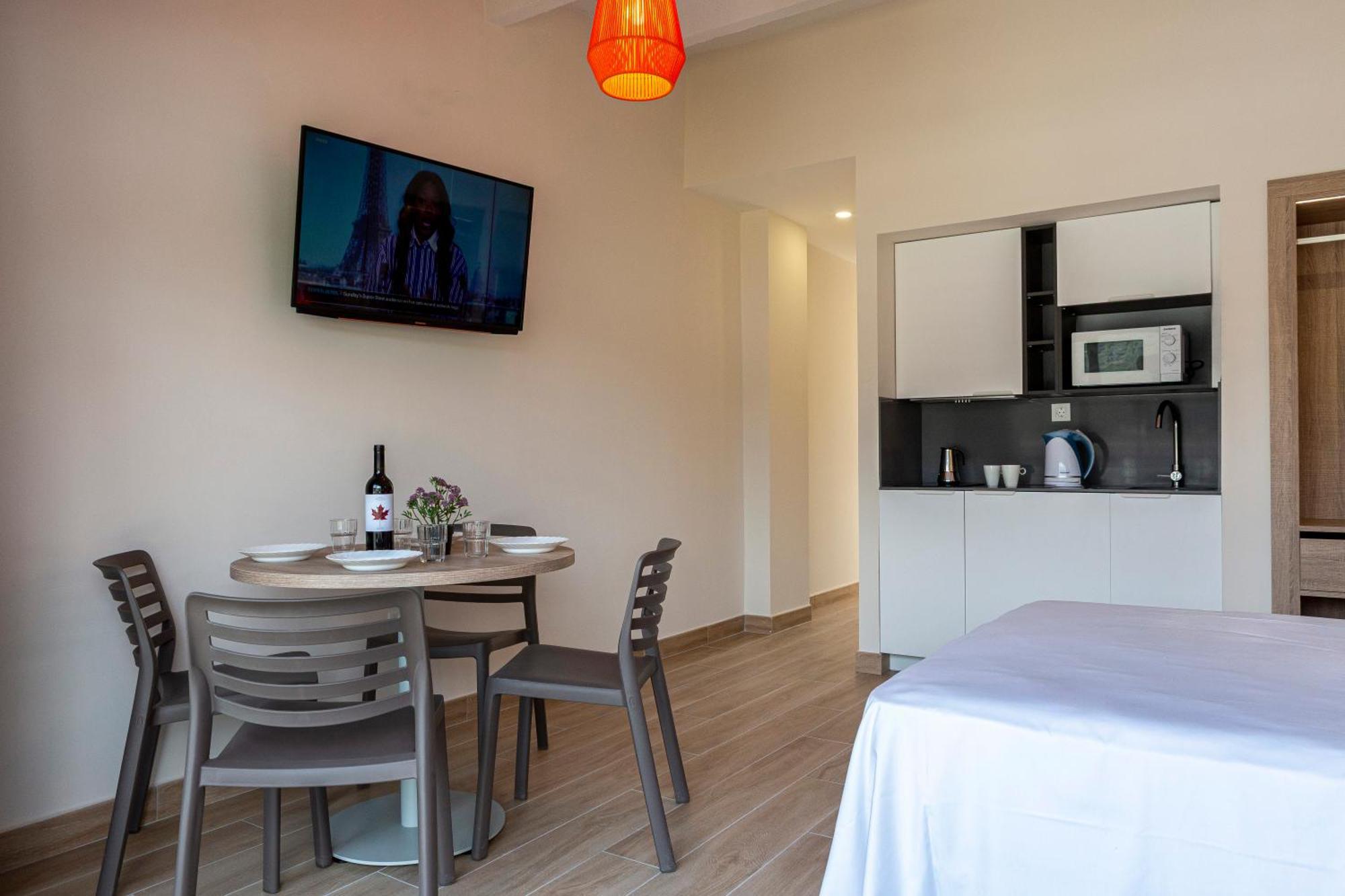 One-Bedroom Apartment
