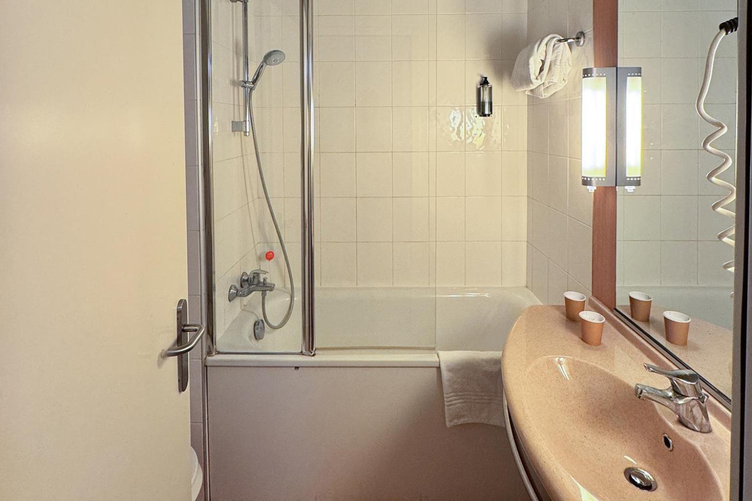 Twin Room,1746824882:JPEG