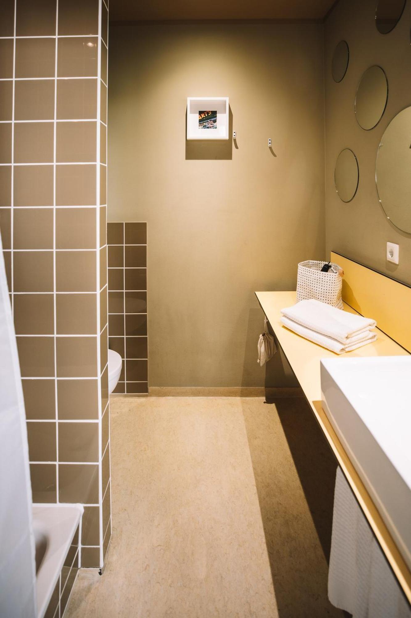 Double Room,1679565326:JPEG