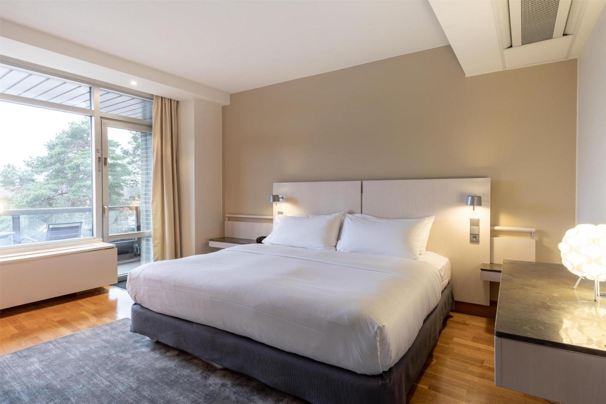 Junior King Suite Partial Sea View