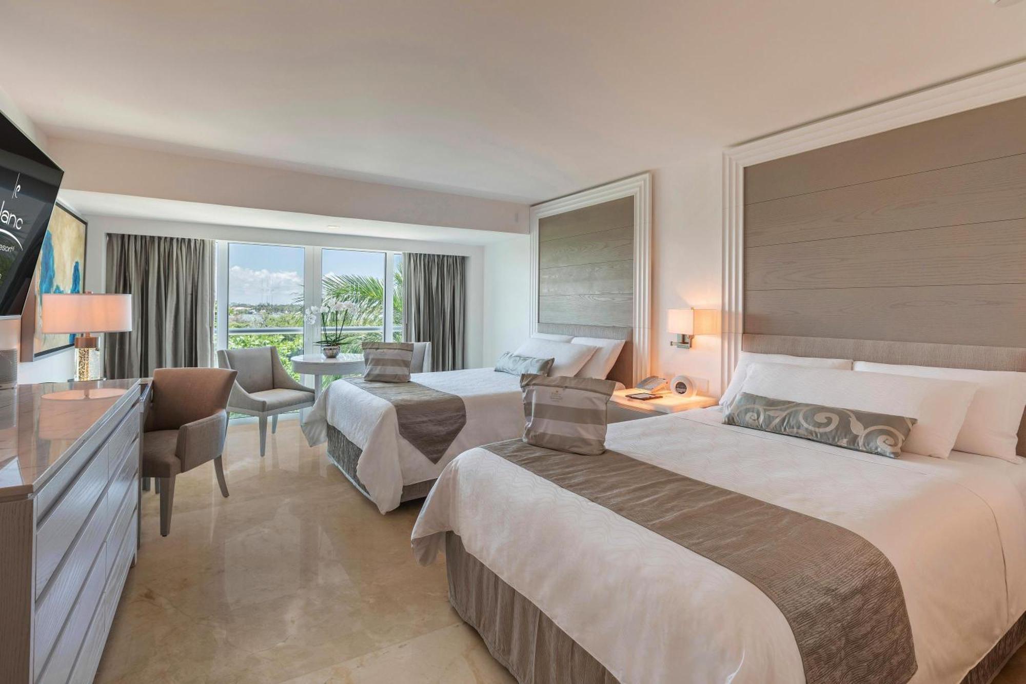 Royale Deluxe Lagoon View - Get 2 Free Nights at Punta Cana
