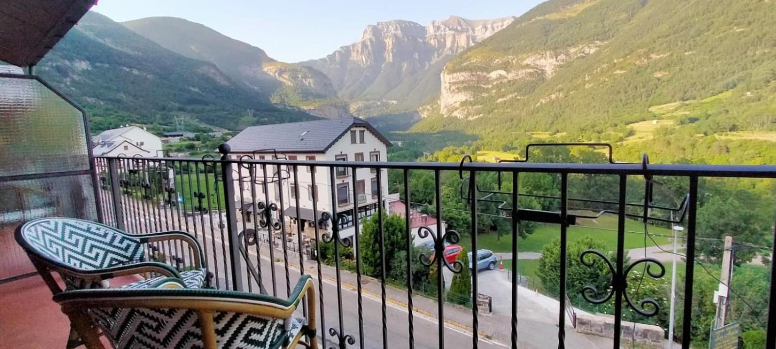 Double Room Terrace Mountain View