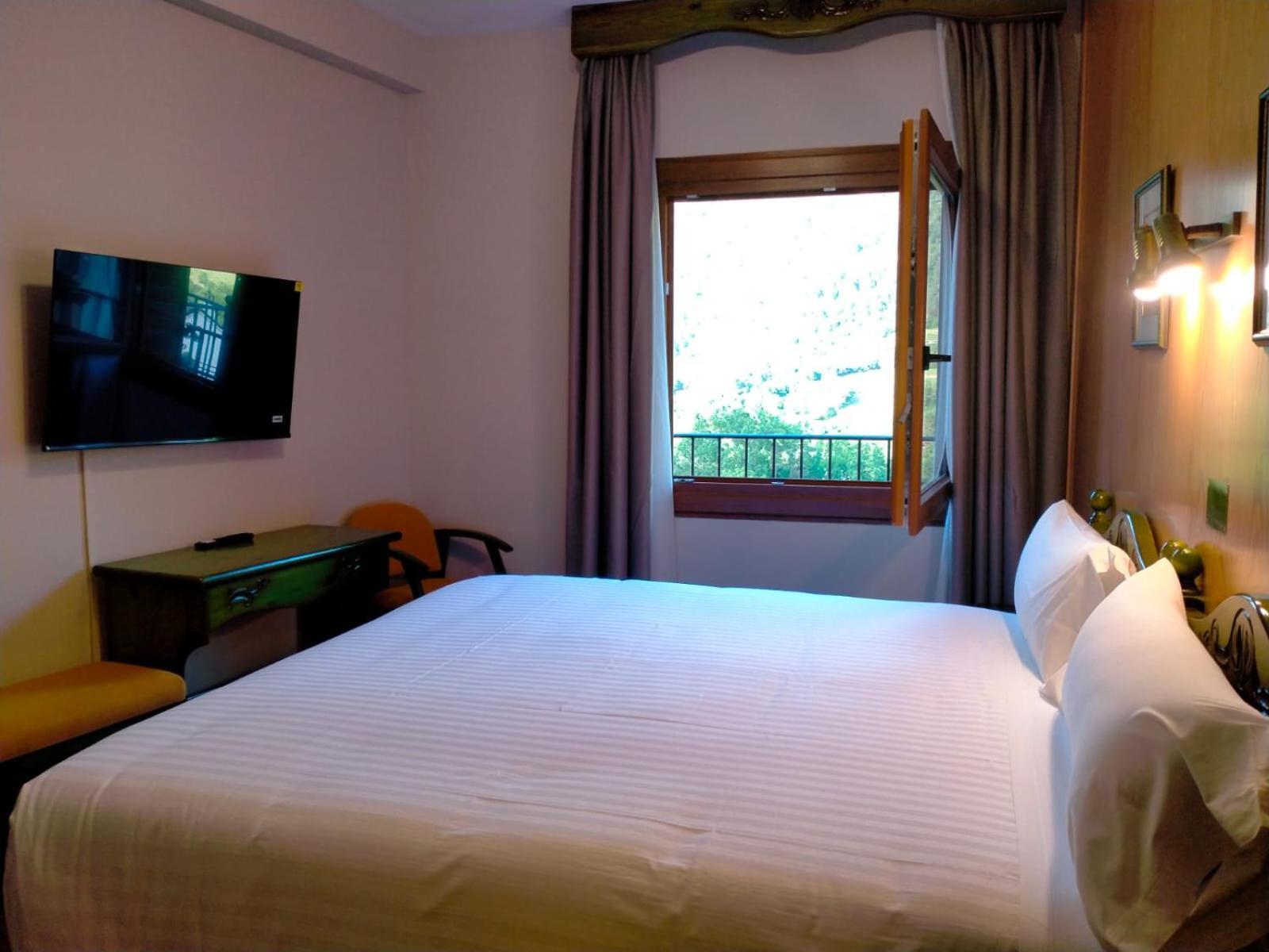 Double Room Terrace Mountain View,1679570157:JPEG