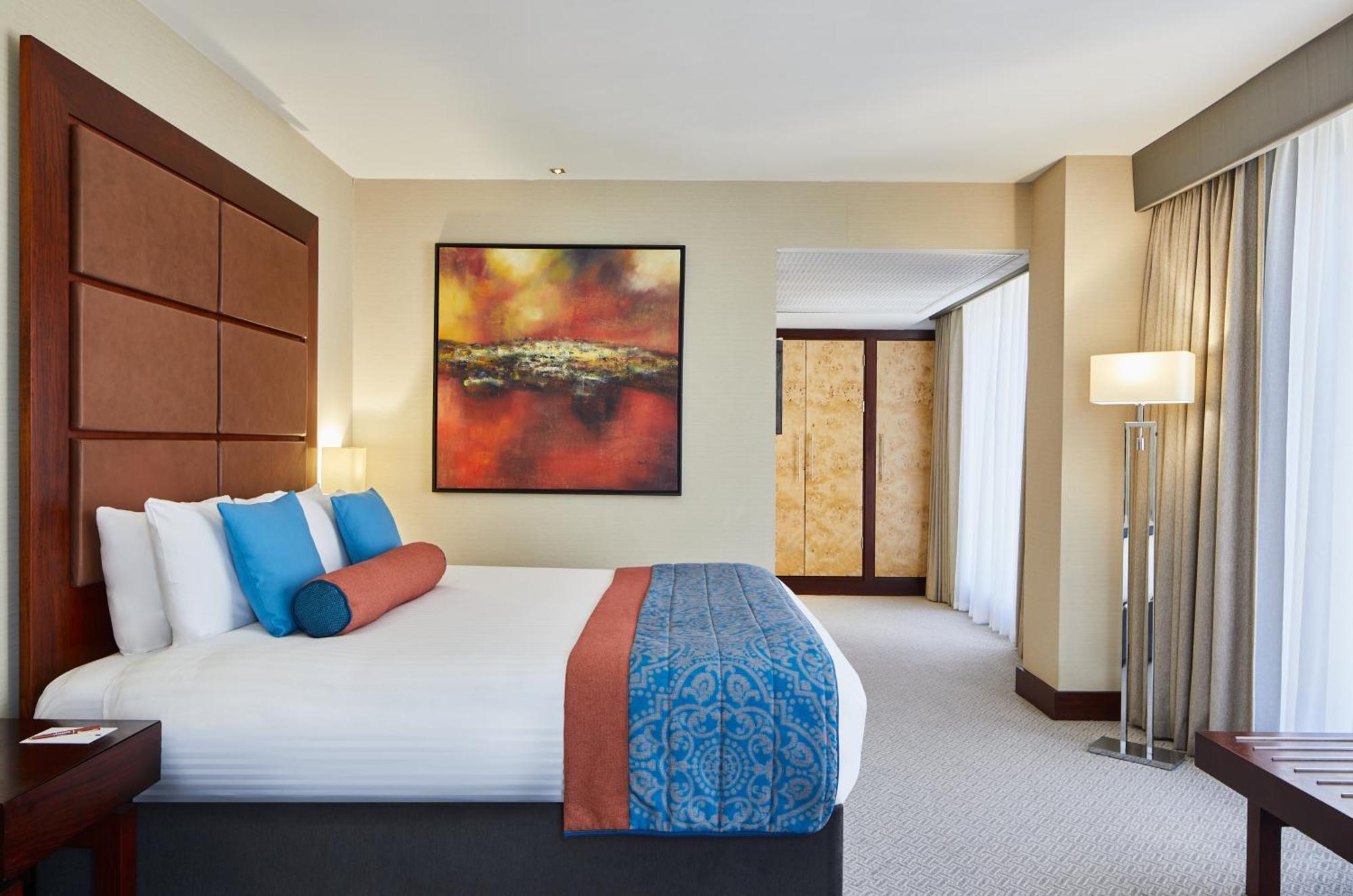 Deluxe King Room St Pauls Cathedral View