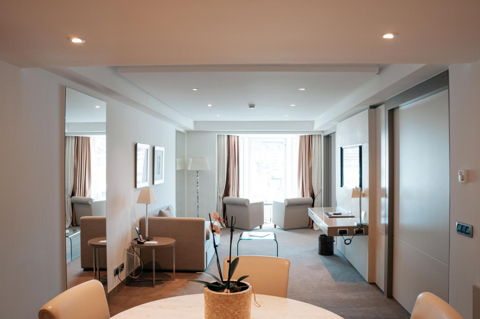 Grand Suite Harbor view