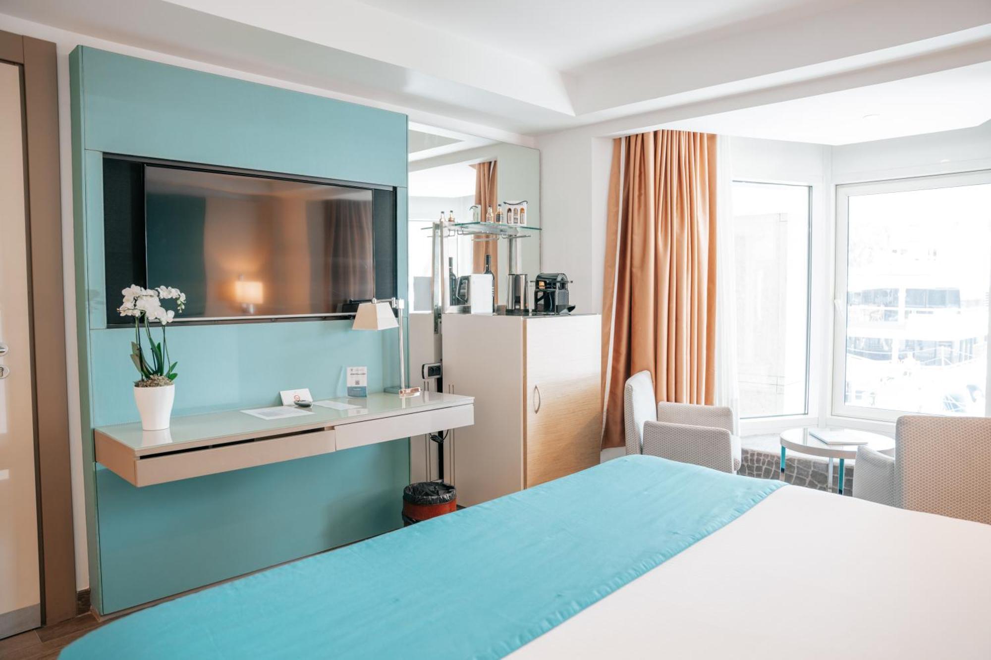Superior Room First floor Harbor view