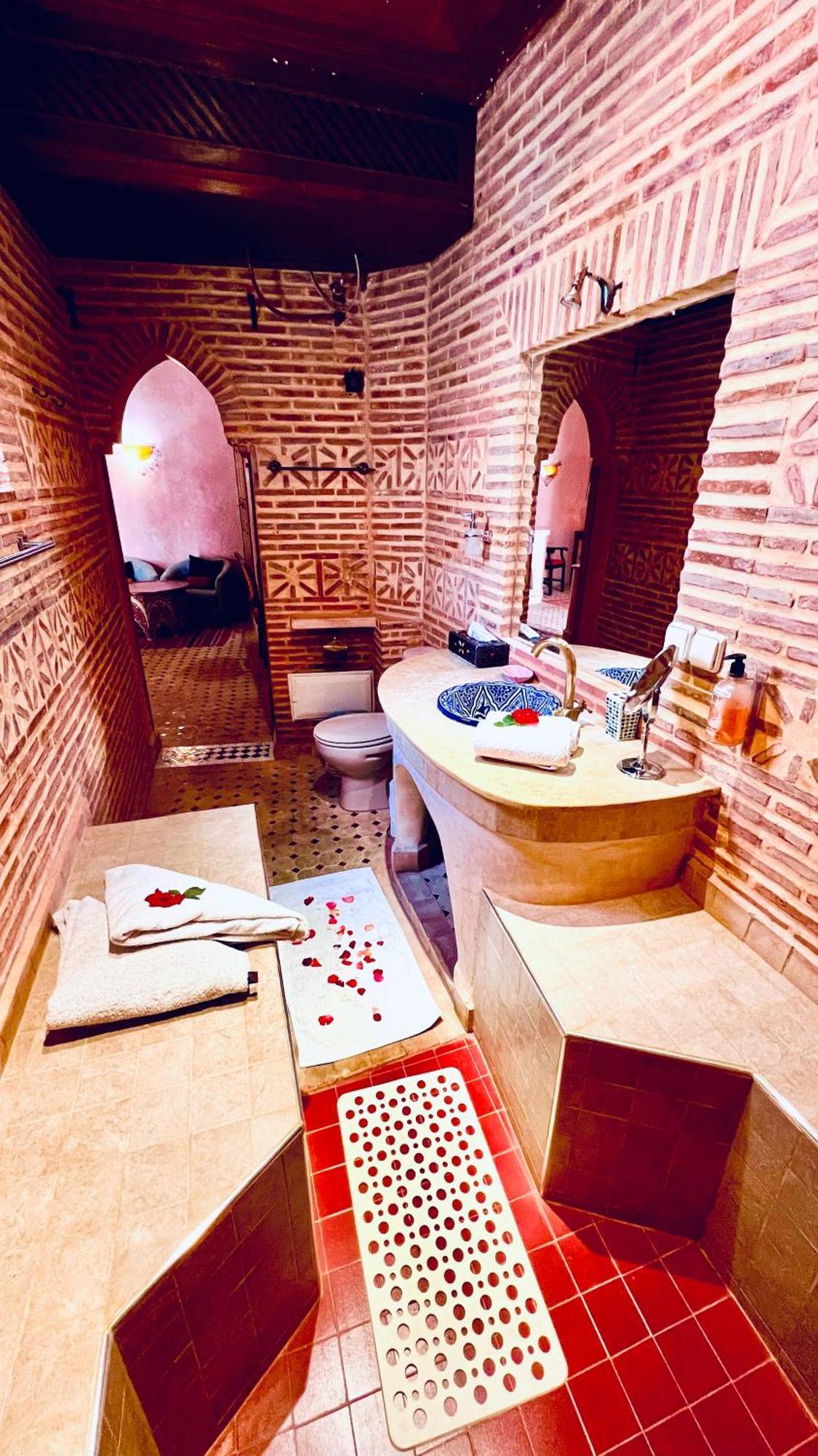 Paprika Junior Suite