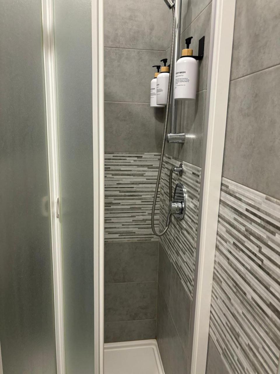 Triple Room Private Bathroom,1679584100:JPEG