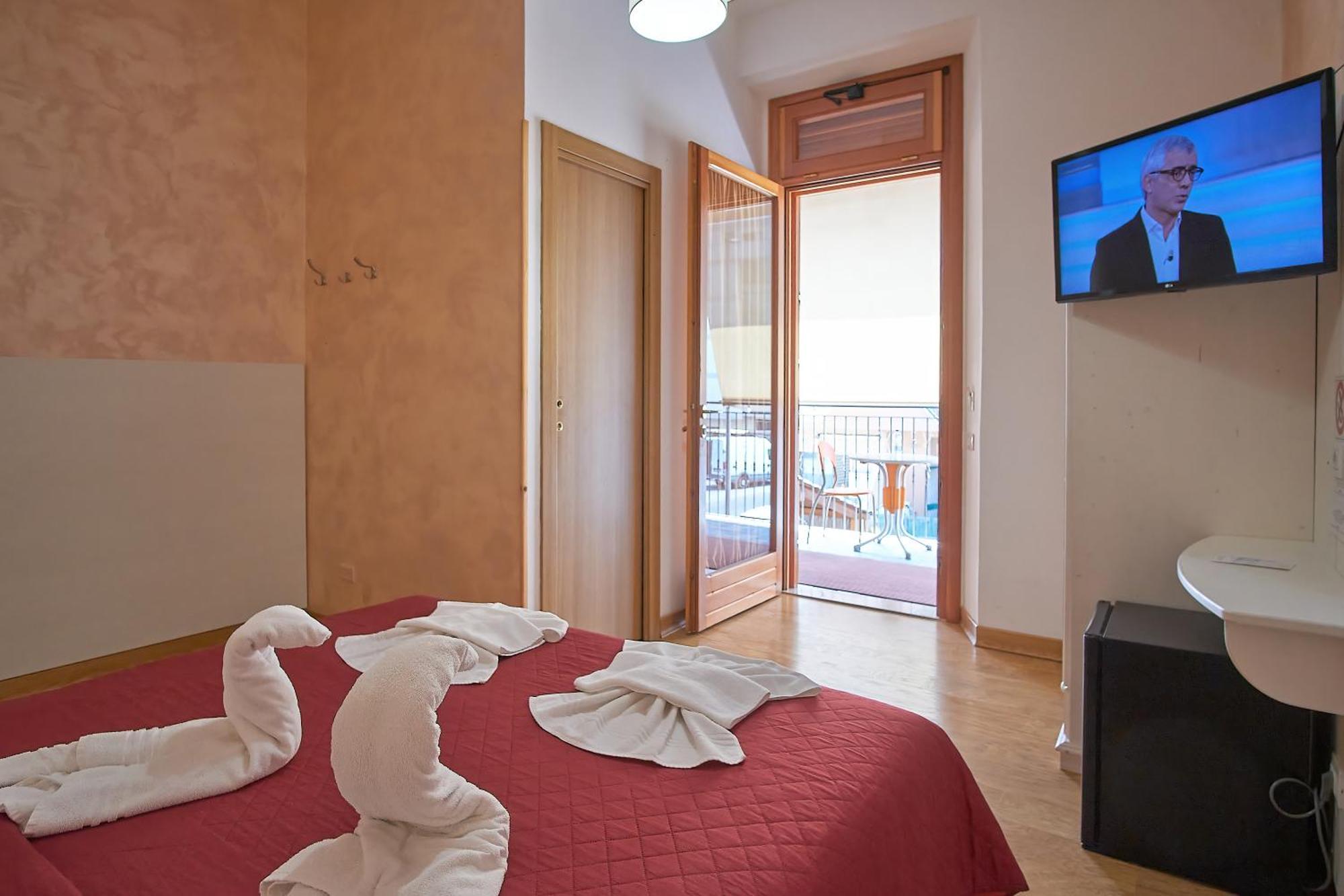 Comfort Triple Room