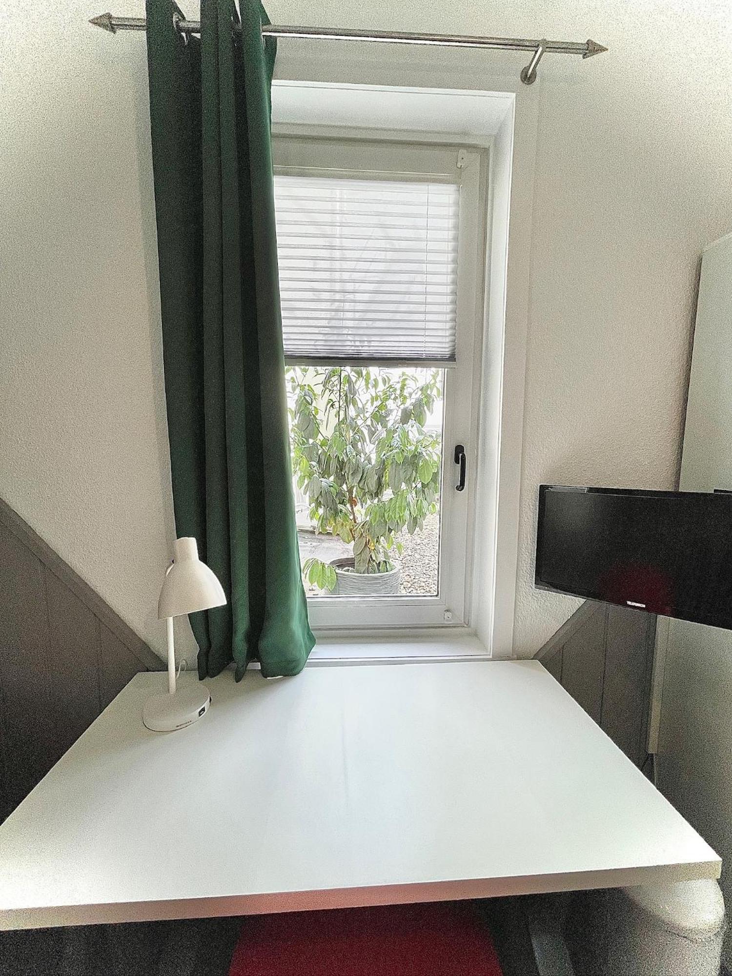 Single Room Shared Shower Toilet
