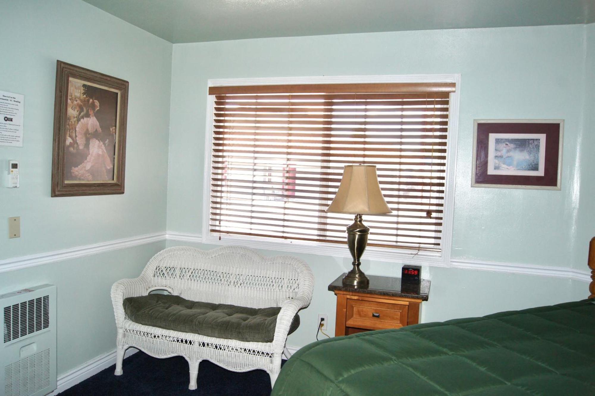 Standard Queen Room