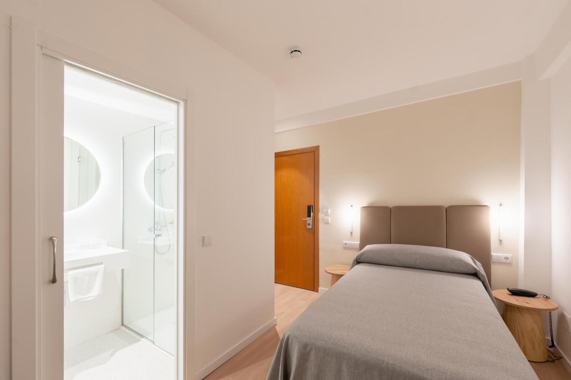 Single Room,1680577105:JPEG