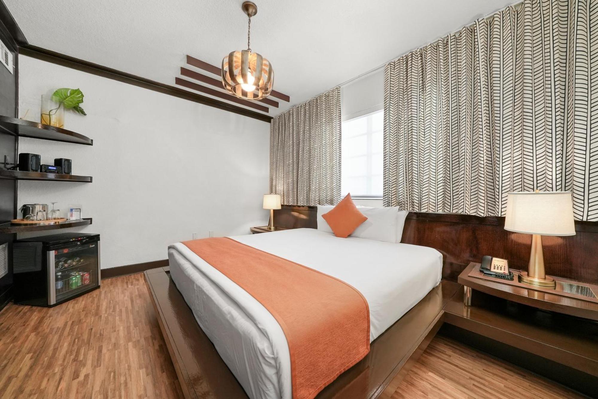 Standard King Room
