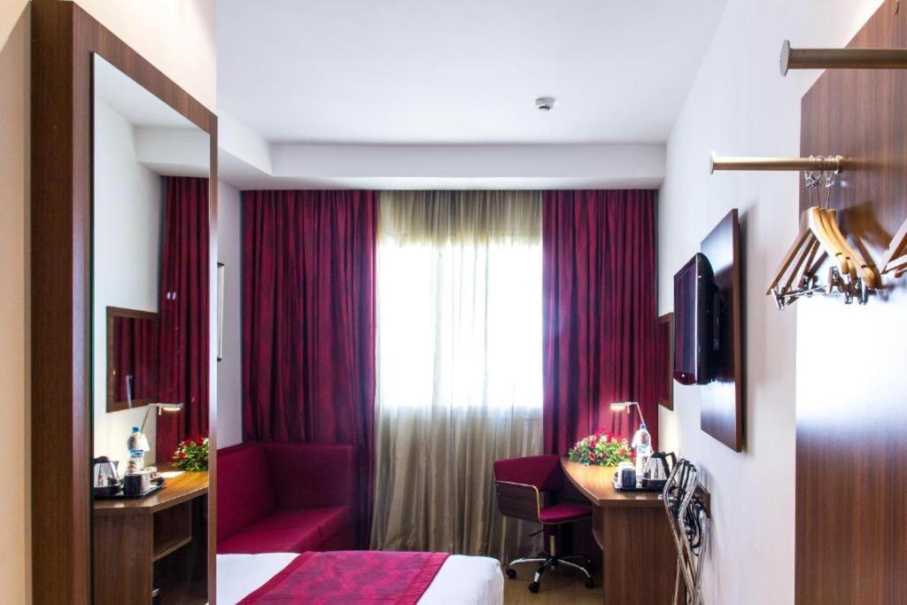 Queen Room A