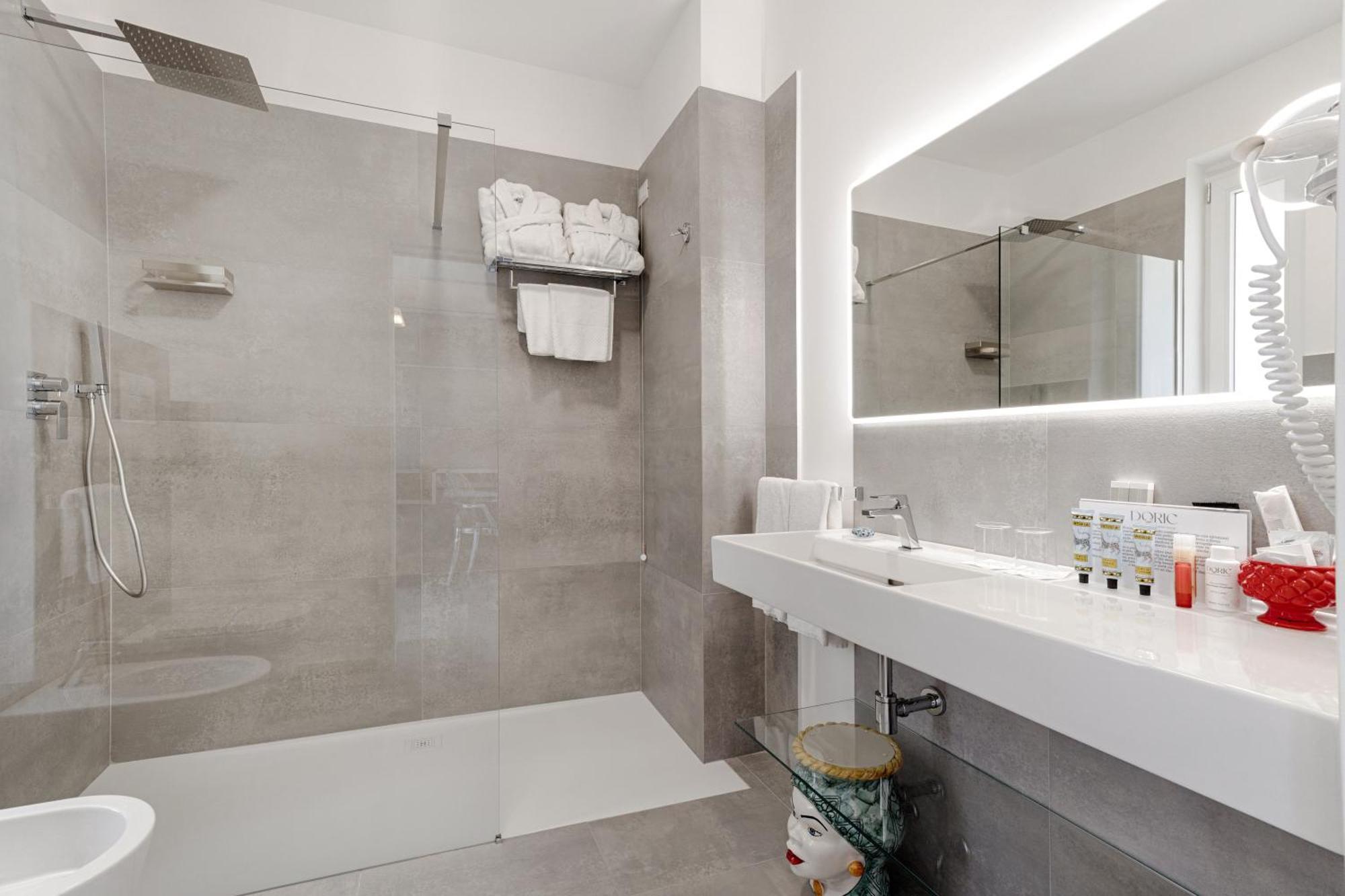 Junior Suite Spa Bath