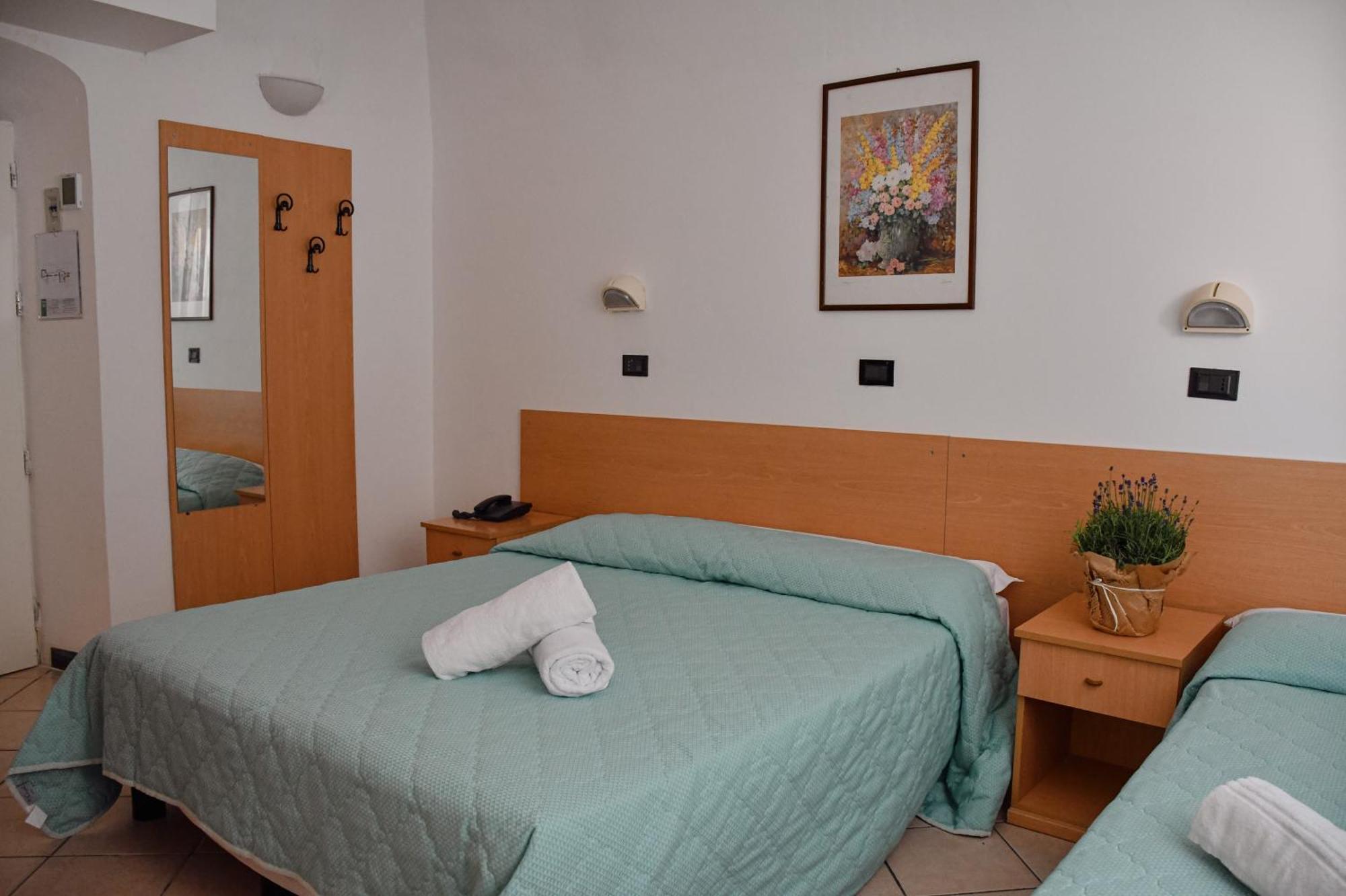 Triple Room,1680592231:JPEG