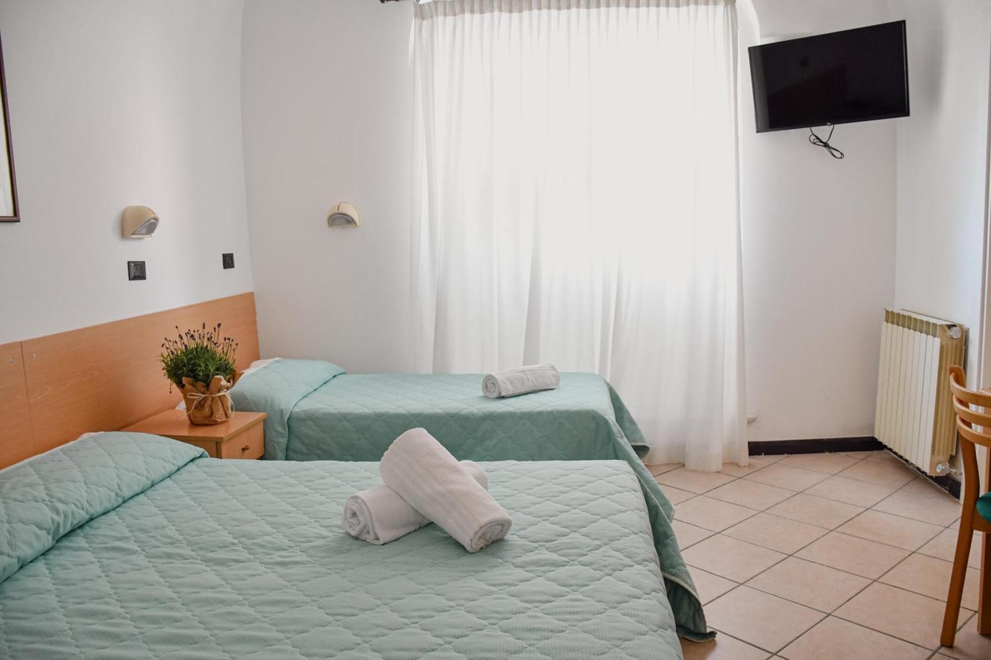 Triple Room,1680592229:JPEG