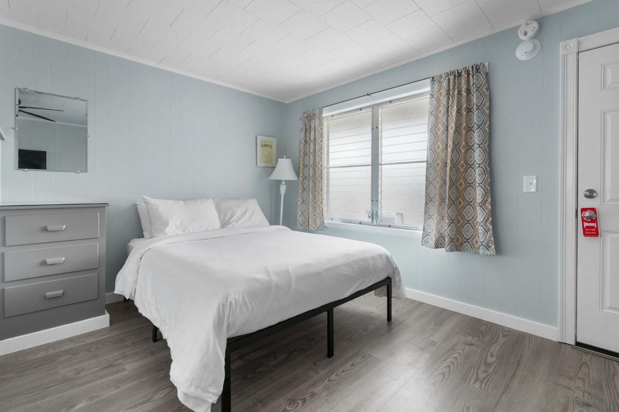 Two Queen Bed Kitchenette Family Friendly