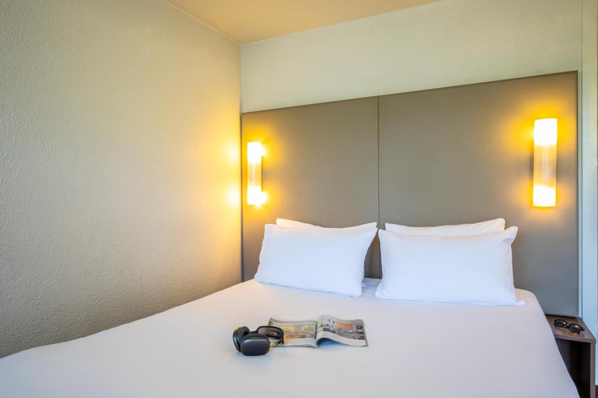 Standard Double Room,1681713464:JPEG