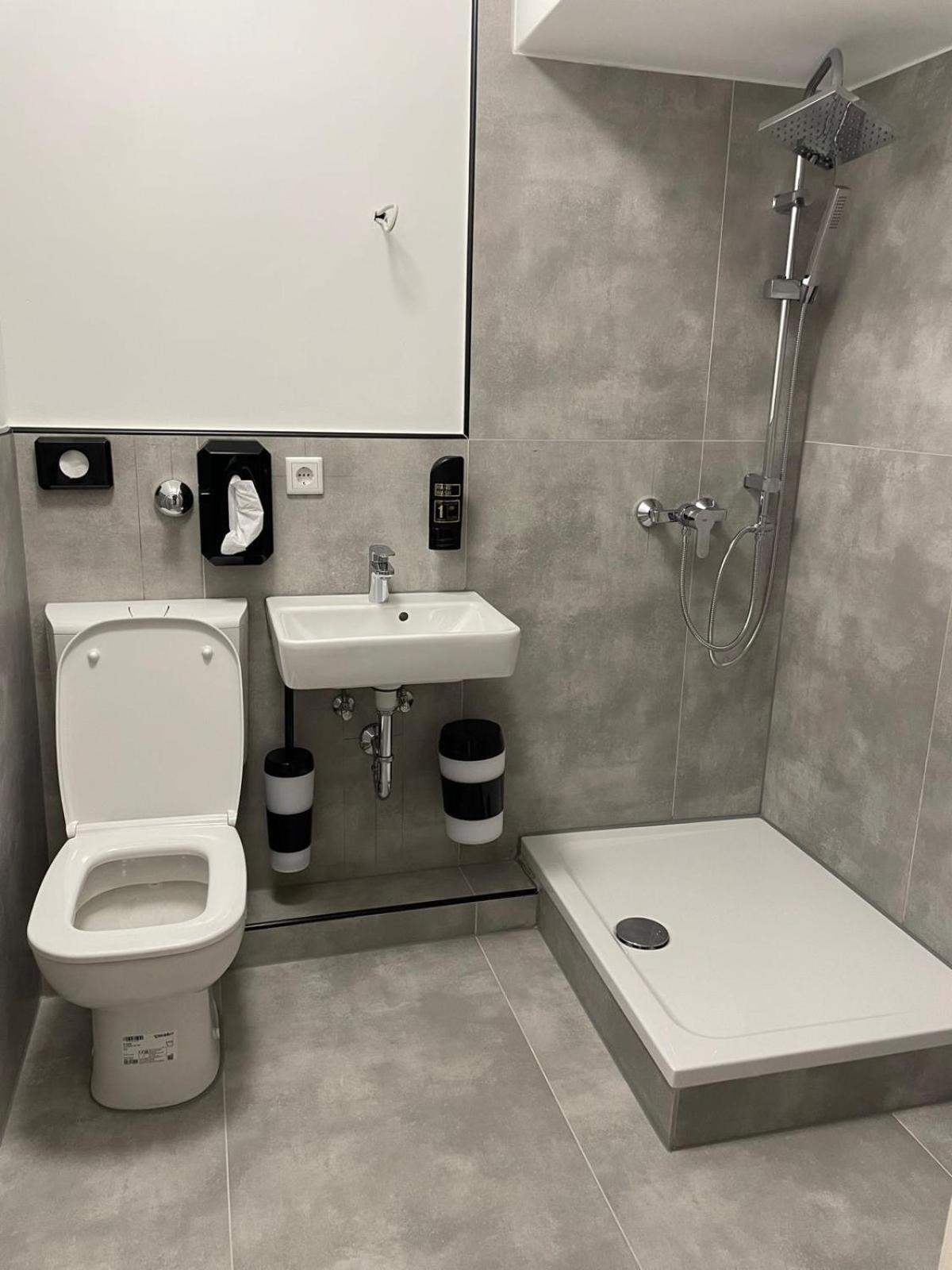 Single Room Bathroom