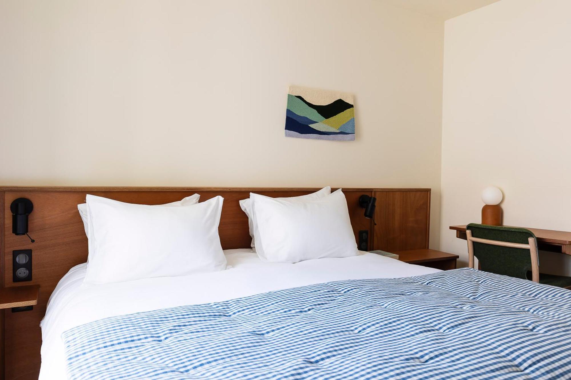 Superior sea side room