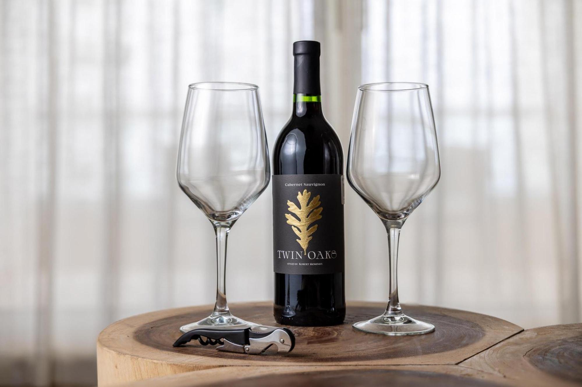 Superior Deluxe Ocean View King Size Bed
