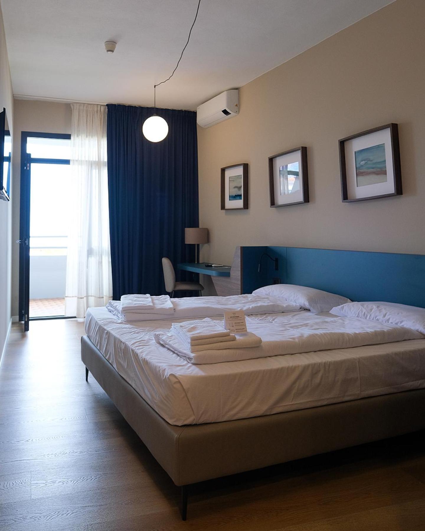 King Room Lake View