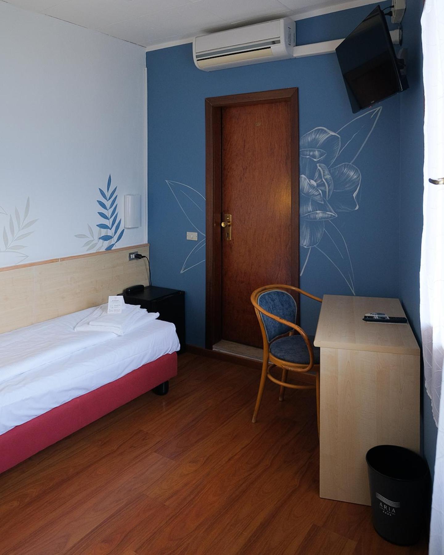 Single Room Mountain View,1681724279:JPEG