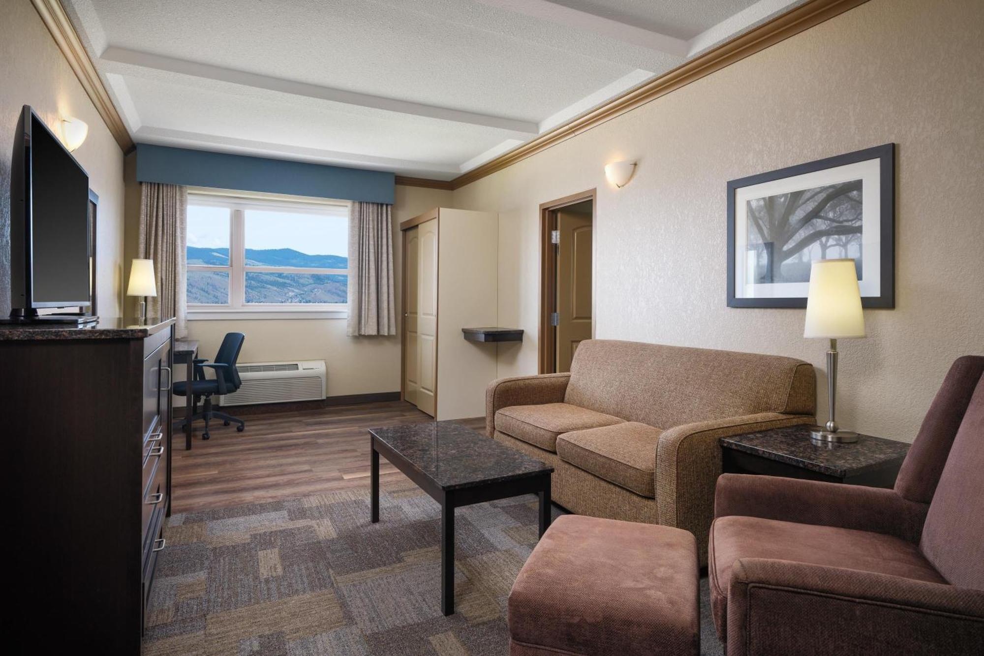 King Suite Sofa Bed Top Floor or Non-Smoking