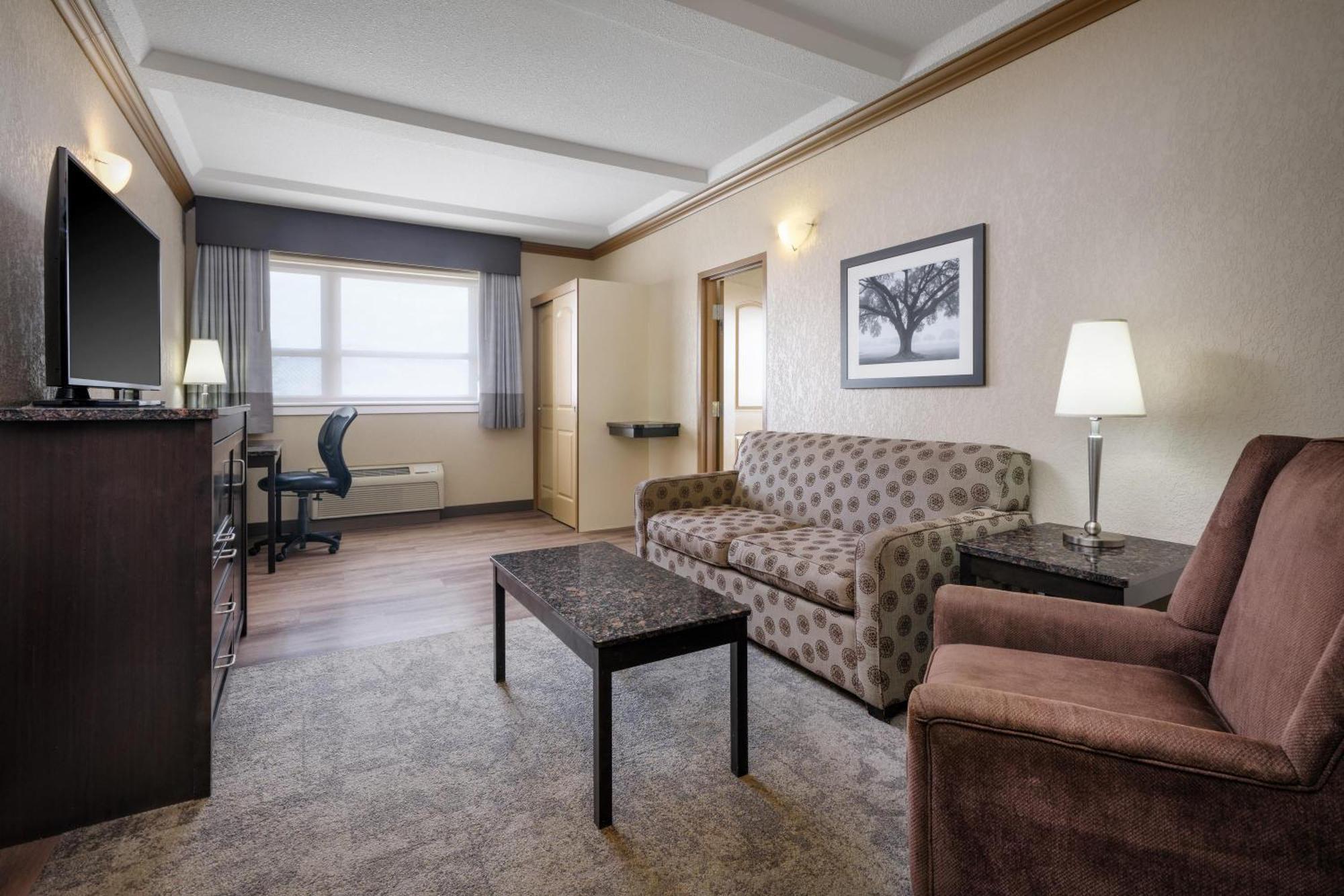 King Suite Sofa Bed Top Floor or Non-Smoking